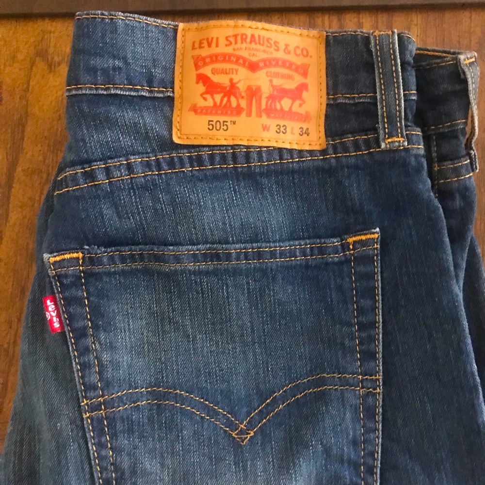 NEW Levi 505 Regular Fit Jeans 33x34